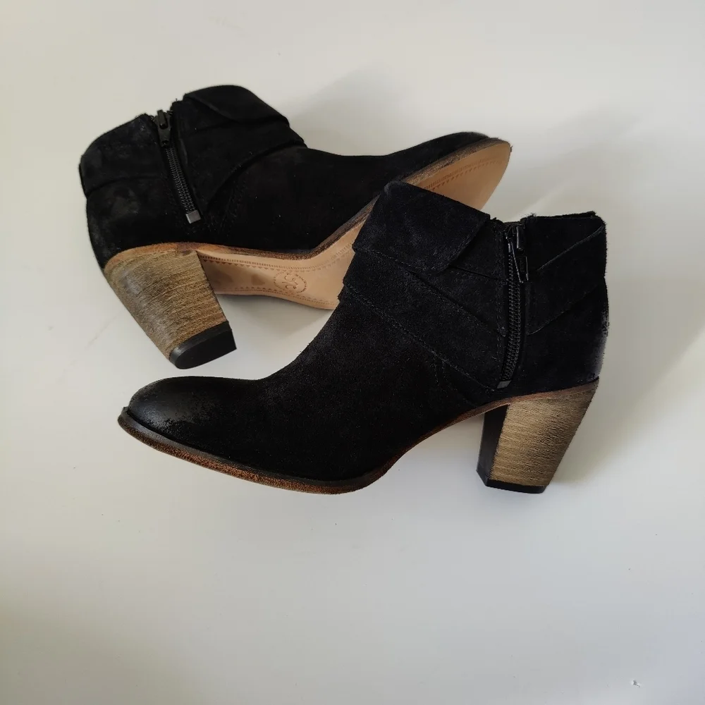 Johnston & Murphy  Suede Leather Ankle Heel Boots